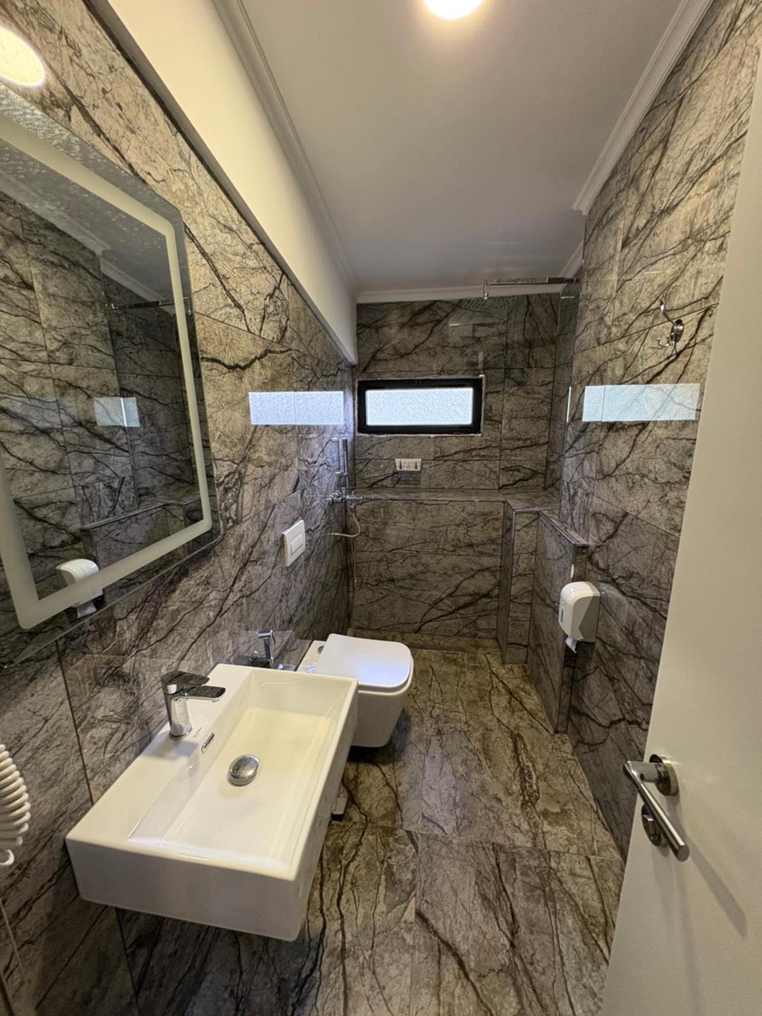 Salillari Guest House Берат Экстерьер фото